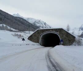 Galleria mimetizzata sulla strada per Rheme de notre dame
